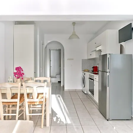 Cleopatra Seaside Homes, Logaras, Paros Apartment
