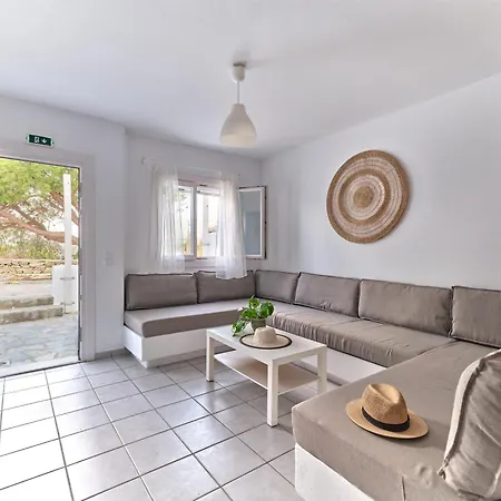 Cleopatra Seaside Homes, Logaras, Paros Apartment