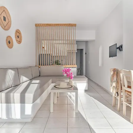 Cleopatra Seaside Homes, Logaras, Paros Apartment