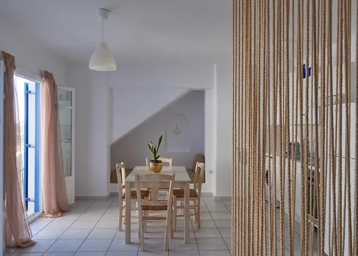 Cleopatra Seaside Homes, Logaras, Paros *