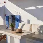 Cleopatra Seaside Homes, Logaras, Paros