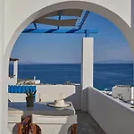 Cleopatra Seaside Homes, Logaras, Paros * Piso Livadi