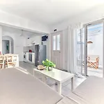 Cleopatra Seaside Homes, Logaras, Paros Апартаменты Писо-Ливади