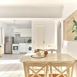 Cleopatra Seaside Homes, Logaras, Paros *