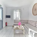 Cleopatra Seaside Homes, Logaras, Paros * Писо-Ливади