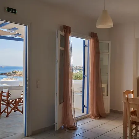 Cleopatra Seaside Homes, Logaras, Paros *