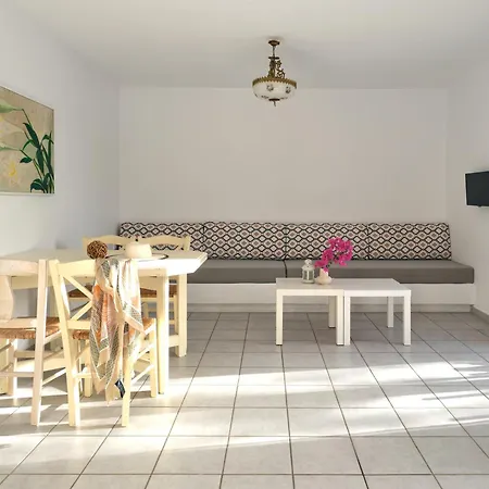Cleopatra Seaside Homes, Logaras, Paros