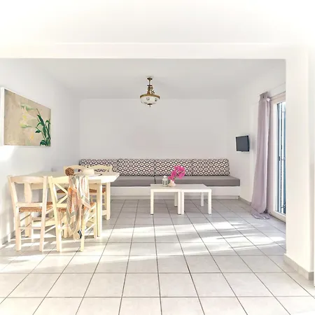Cleopatra Seaside Homes, Logaras, Paros *