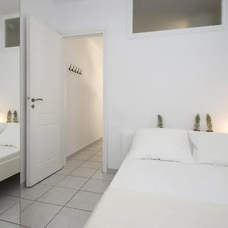 Cleopatra Seaside Homes, Logaras, Paros